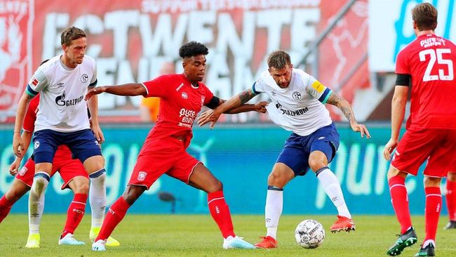 平均年薪超 平均年薪超